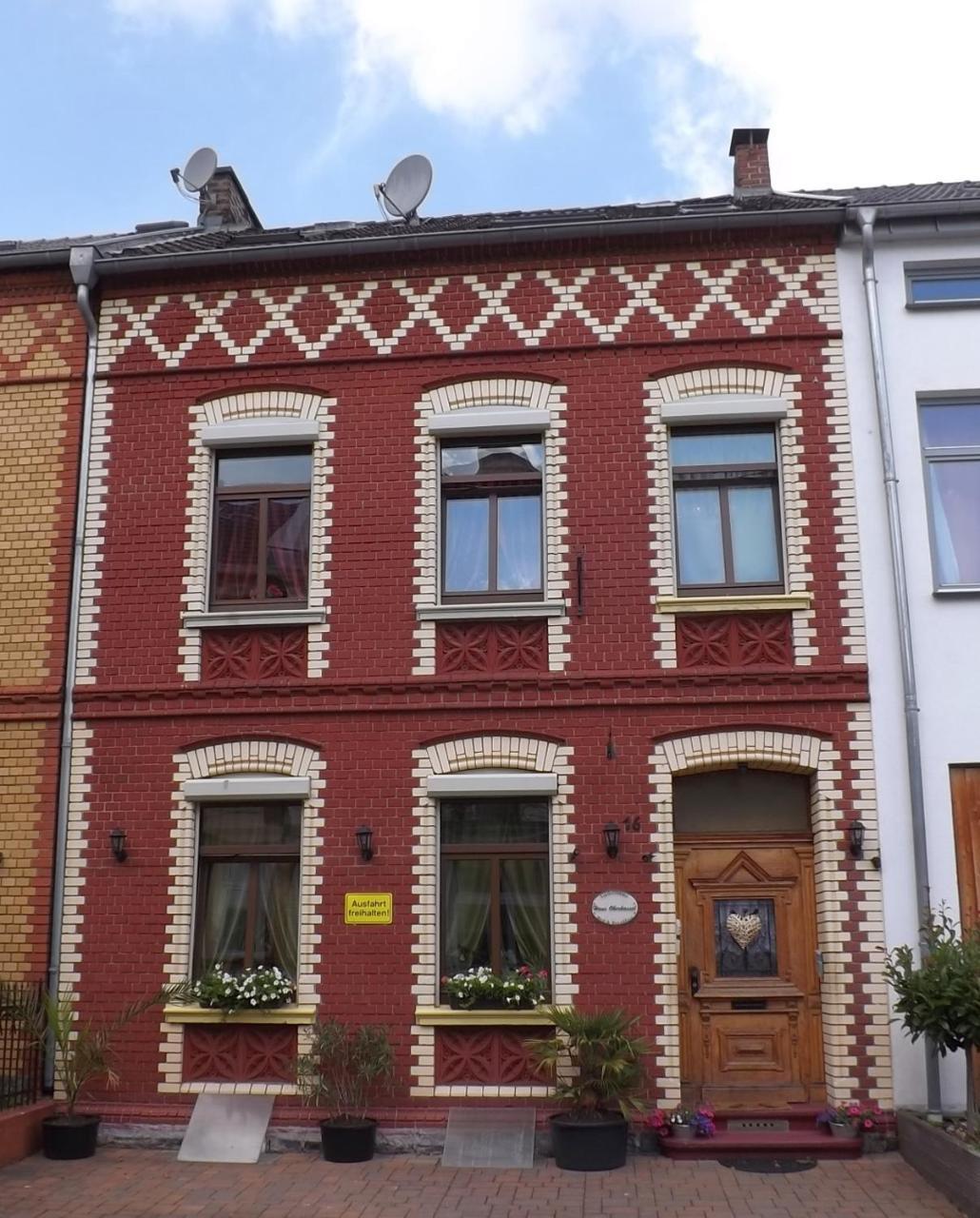 Boardinghouse Castell Hotel Bonn Exterior photo